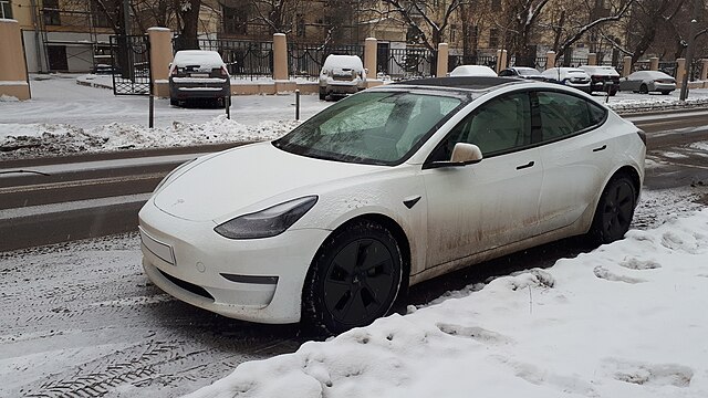 Tesla Troubles in the Chill: A Guide for Electric Vehicle Owners to Avoid Cold Weather Issues